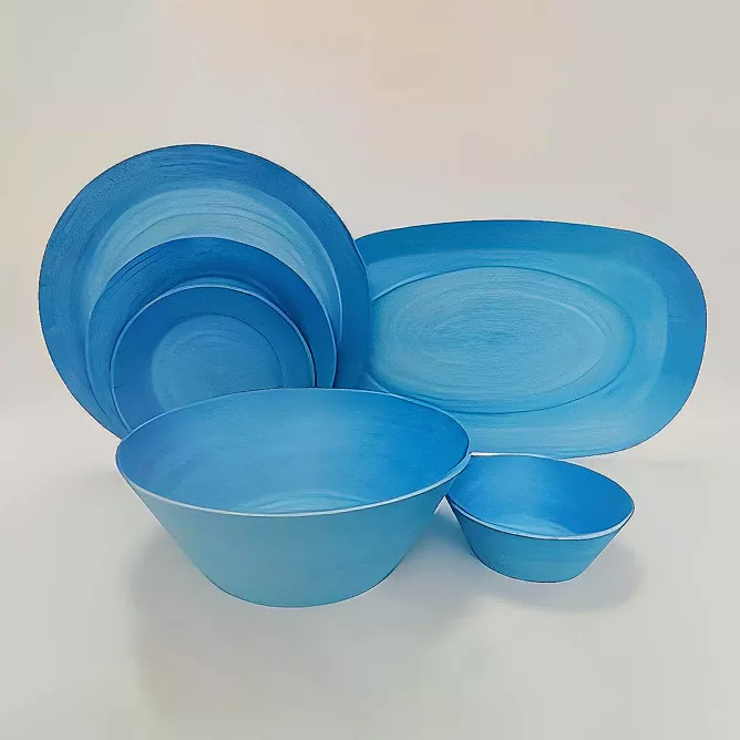 Set di stoviglie in ceramica blu