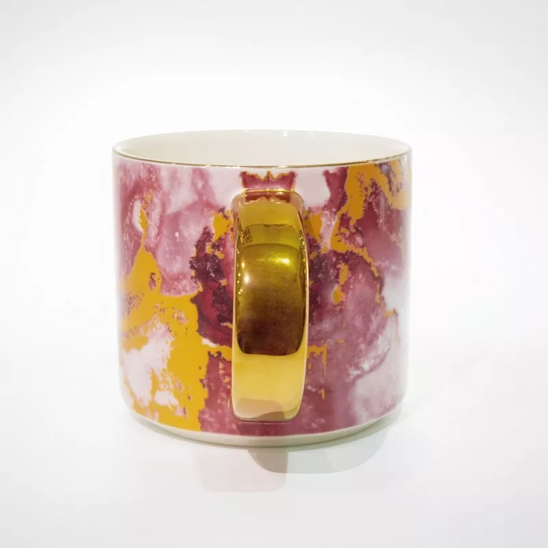 Elegante tazza in ceramica con motivo marmorizzato