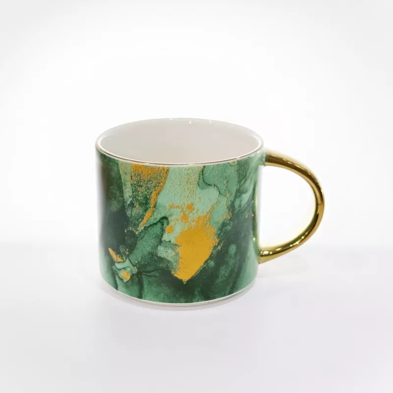 Elegante tazza in ceramica con motivo marmorizzato