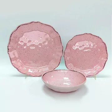 Piatti speciali in ceramica irregolari fatti a mano