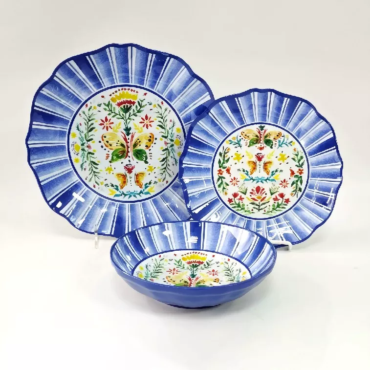 Stoviglie vintage floreali adatte al microonde